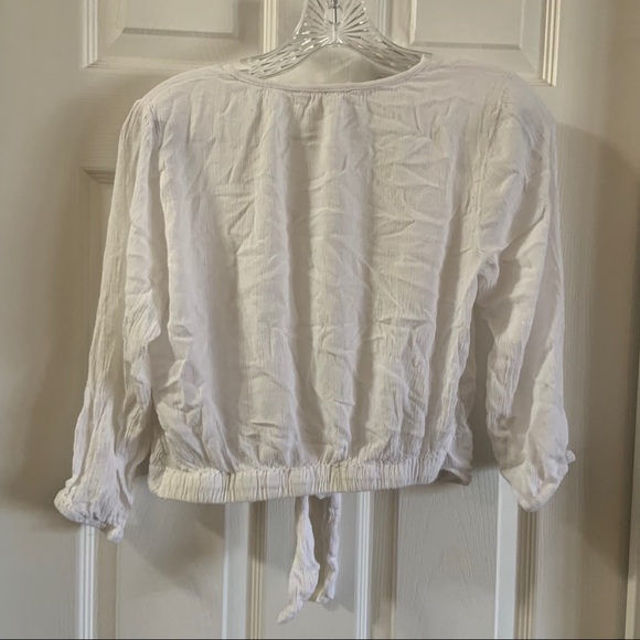 Indulge White Scoop Neck Tie Knot Front Crop Top M - Picture 8 of 8